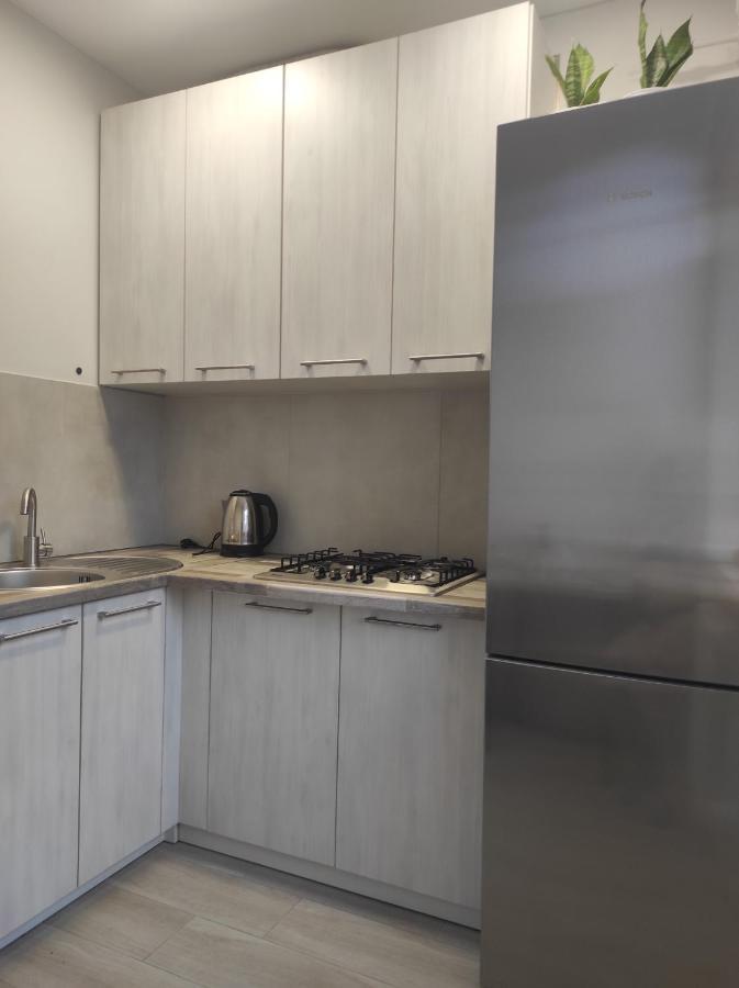 2 Комнатная С Новым Ремонтом, Кондиционером, В Самом Центре Rivne Exterior photo